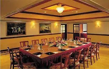 Le Meridien And Convention Ctr Kochi Hotel